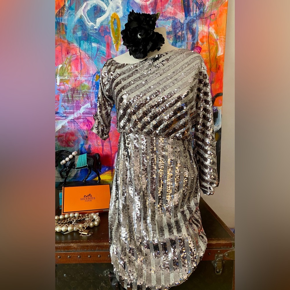 GORG BADGLEY MISCHKA Silver Sequin Asymmetrical Holiday Formal Cocktail Dress